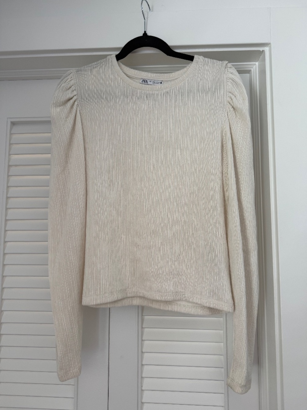 ZARA, puff sleeved/textured top, Size M